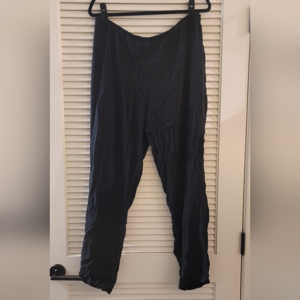 Eileen Fisher- (Plus-Size) Black Lightweight Classic Pants
